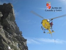 Imagen Del Rescate De Un Montañero En El Pico Almanzor