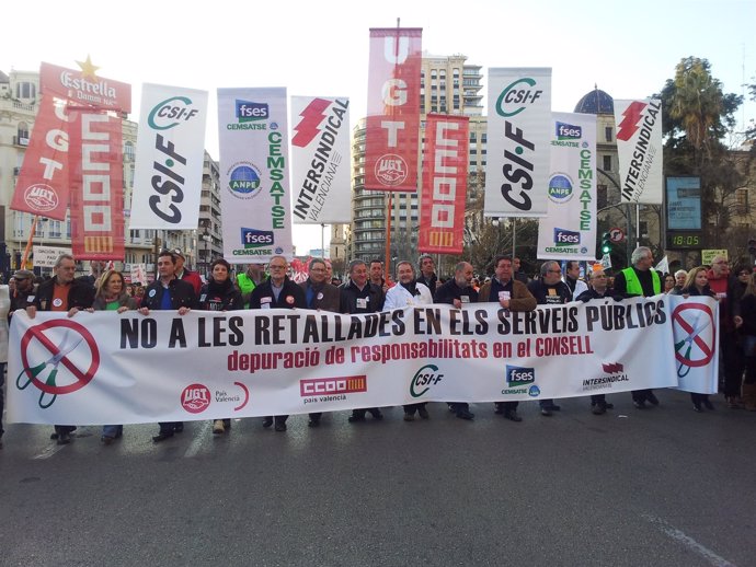 Cabecera De La Manifestación Contra Los Recortes En Valencia