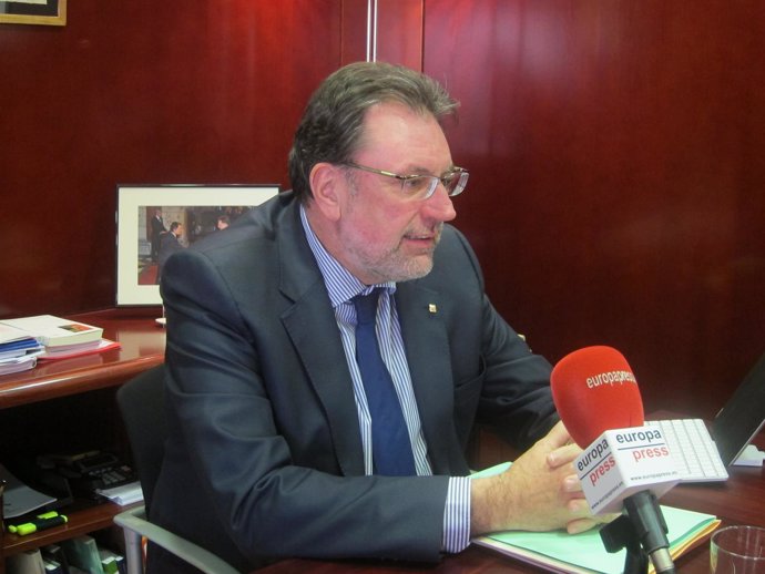 El Conseller De Bienestar Social Y Familia, Josep Lluís Cleries