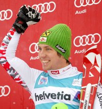 Hirscher da un paso de gigante hacia el Globo de Cristal