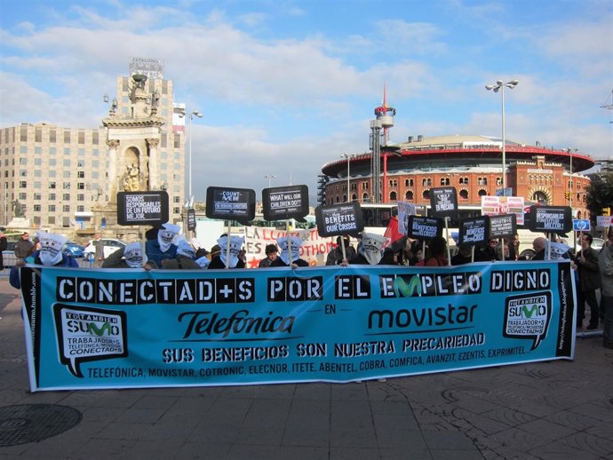 Protesta De Trabajadores De Telerónica Y HP Ante El MWC En Barcelona