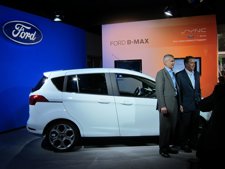Bill Ford Y Paul Mascarenas Con El Ford B-Max