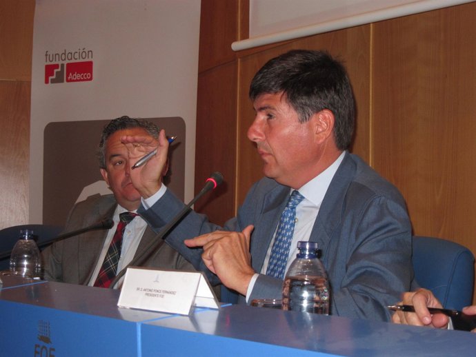 El Ex Ministro De Trabajo Y Empresario Manuel Pimentel