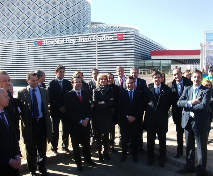 Aguirre Durante La Visita Al Hospital De Móstoles