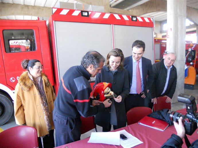 Gamarra Con Bomberos