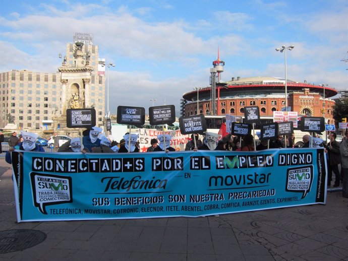 Protesta De Trabajadores De Telerónica Y HP Ante El MWC En Barcelona