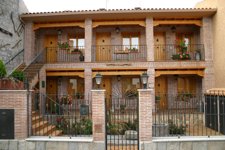 Fachada Alojamientos La Aldaba