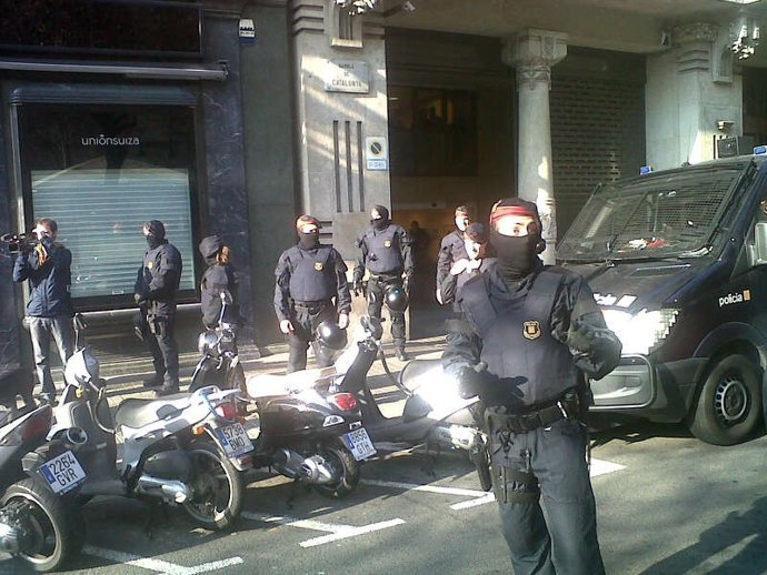 Estudiantes Intentan Ocupar La Sede De Economía