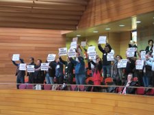 Desalojan A Más De 20 Sindicalistas Del Parlamento