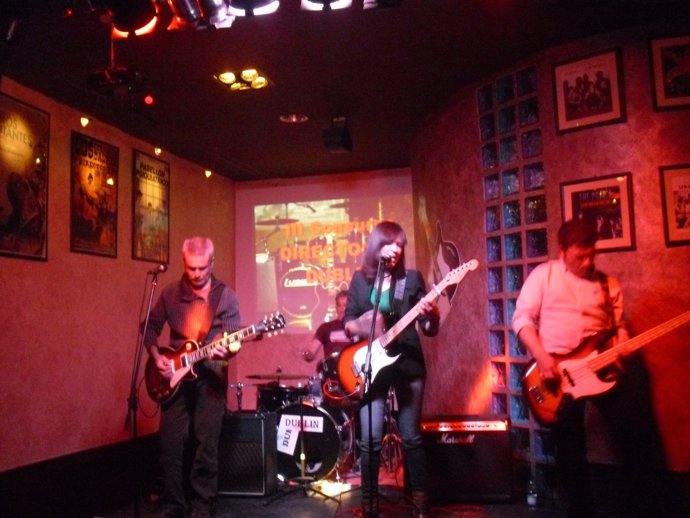 El Grupo 'Dublín' Durante Su Actuación