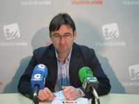 IU pide a Cospedal que no incida en más "recortes injustos"