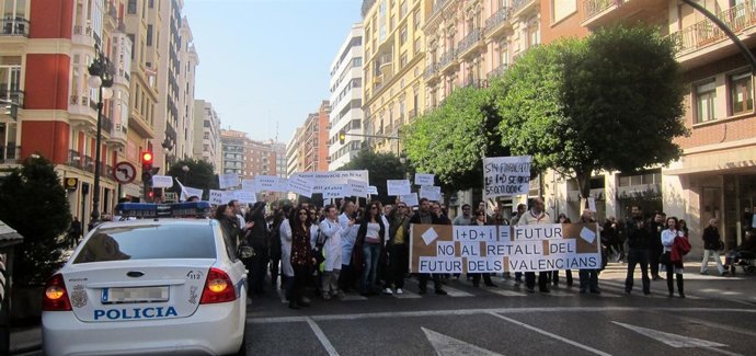 Concentración De Trabajadores De Institutos Tecnológicos Comunitat Ante Economía