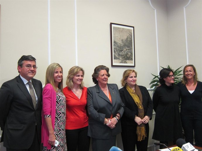 Barberá Con Algunos De Los Ediles A Los Que Afectan Los Cambios