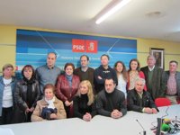 Aguirre y una docena de militantes del PSOE local expresan su apoyo a Díaz Tezanos