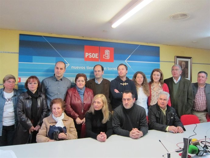 Aguirre Con Los Militantes Que Apoyan A Díaz Tezanos