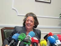 Barberá dice que "acata" la decisión del TS de rechazar su querella contra Sinde aunque "discrepa"