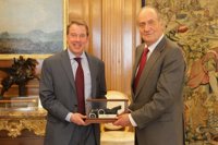 El Rey recibe en audiencia al presidente mundial de Ford