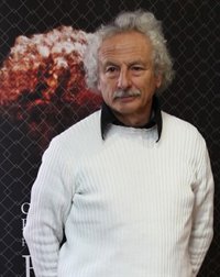 'El Brujo' agradece "emocionado" la Medalla de Andalucía, un premio con una connotación "muy afectiva"