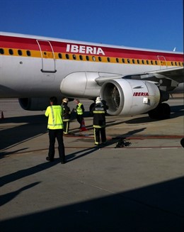 Foto De Uno De Los Pasajeros Donde Se Aprecia El Motor Quemado
