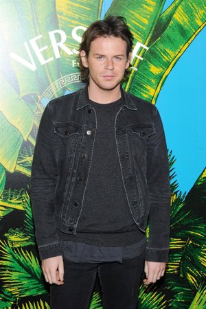 Posado Del Diseñador Británico Christopher Kane 