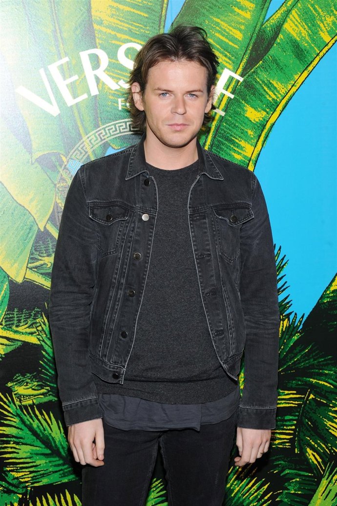 Posado Del Diseñador Británico Christopher Kane 