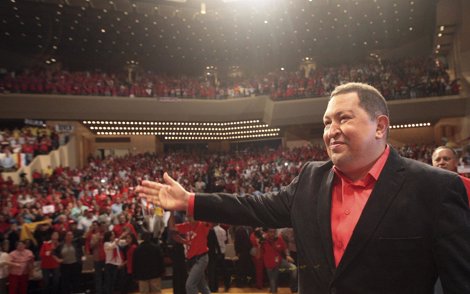 Hugo Chávez, Presidente De Venezuela En Un Mitin Junto A Sus Partidarios