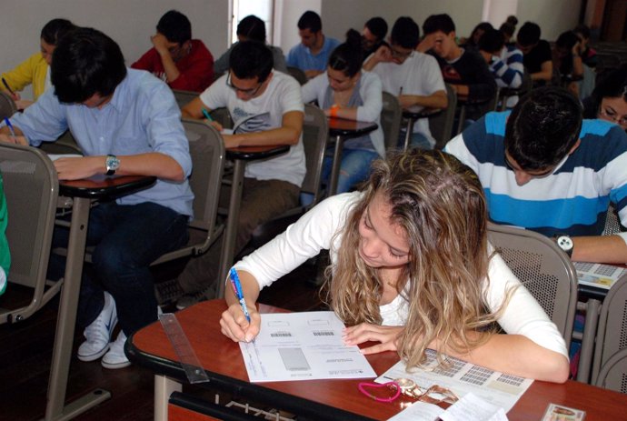 Universitarios, Alumnos, Selectividad