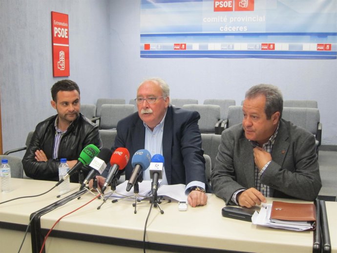 El Diputado Regional, Luciano Fernández, En El Centro.