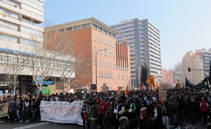 Concentración De Estudiantes En Zaragoza El 29 De Febrero De 2012
