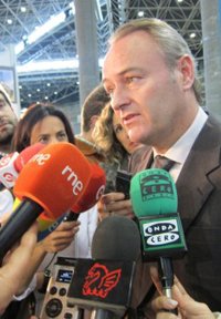 Fabra insiste en que en la Comunitat "no hay ni un solo ajuste en calidad y prestación del servicio"