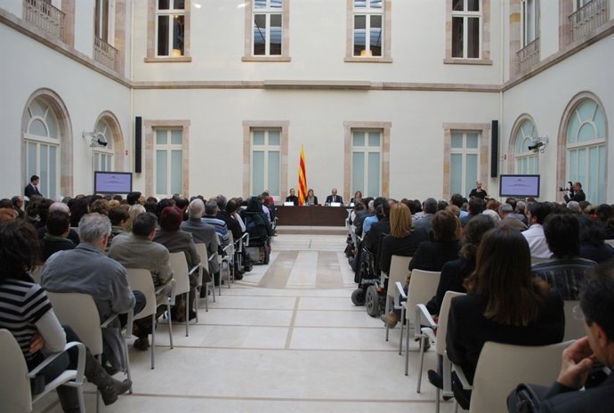 Jornada De Enfermedades Minoritarias En El Parlament