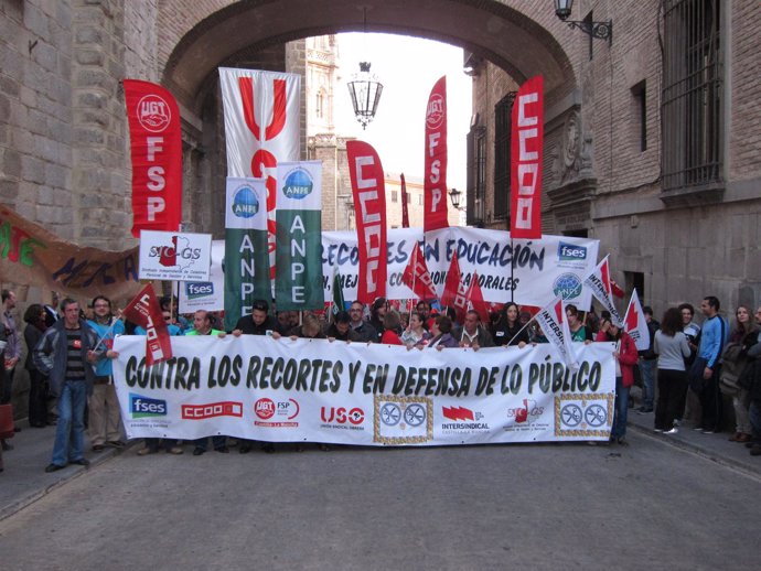 Cabecera De La Manifestación En Toledo