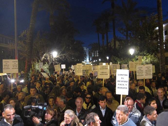 Protesta Contra La Reforma Laboral En Badajoz