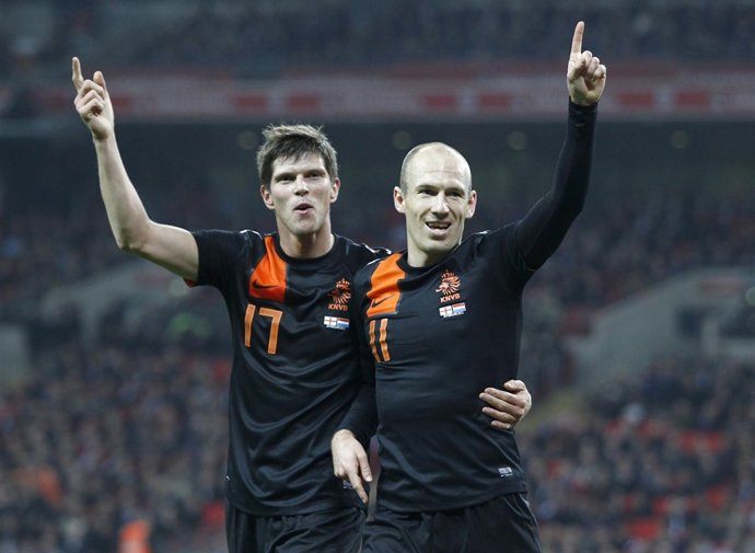 Robben Acaba Con La Ilusión De Inglaterra (2-3) En El Debut De Stuart Pearce