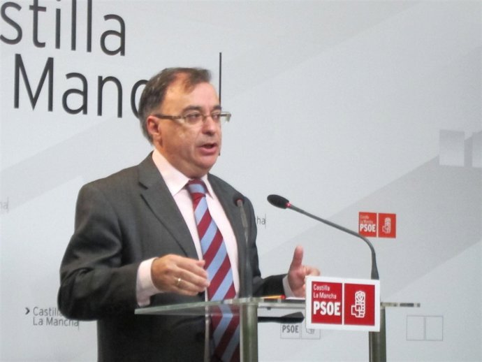 El Diputado Del PSOE En Rueda De Prensa