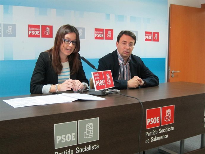 Pablos Y La Secretaria Provincial De Juventudes Socialistas, Ana Isabel Alonso