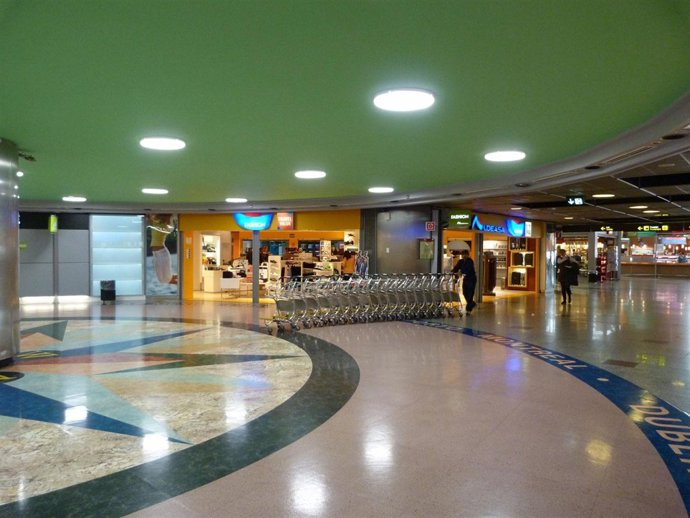 Iluminación Natural En Aeropuerto Viajes