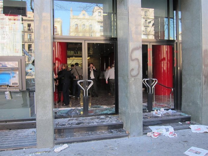 La Manifestación De Estudiantes Se Salda Con Disturbios