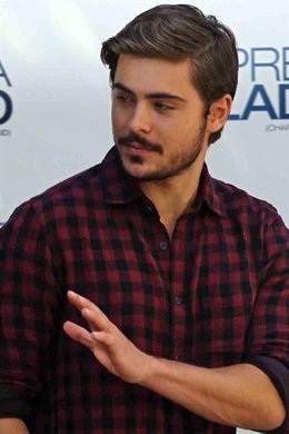 Zac Efron En Un Photocall