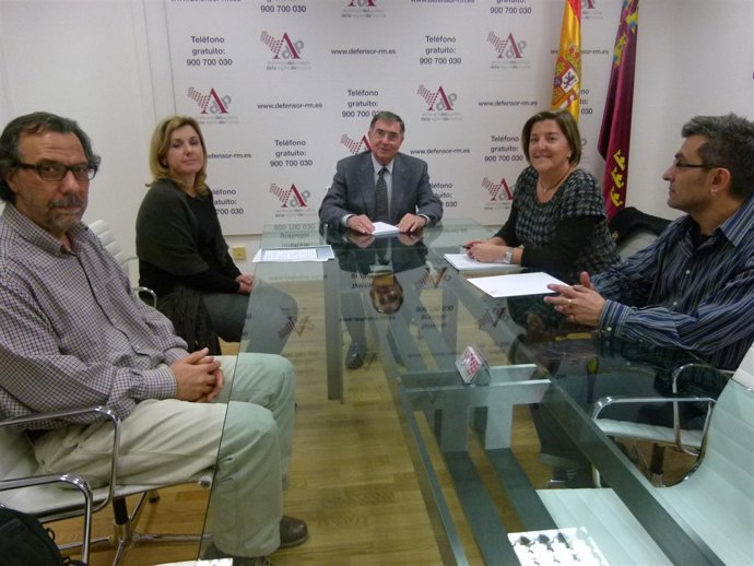 El Defensor Del Pueblo Y La Asociación Murciana De Salud Mental 