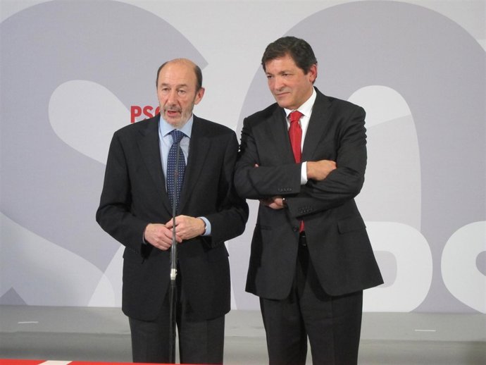 Alfredo Pérez Rubalcaba Y Javier Fernández