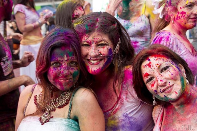 La Primavera Hindú Llega En Marzon Con Un Flashmob