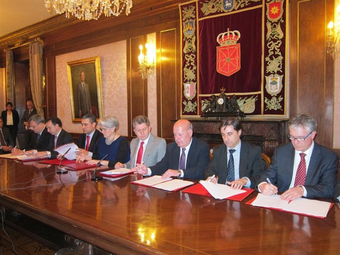 Firma De Los Convenios Con Siete Entidades Para La Financiación De Proyectos.