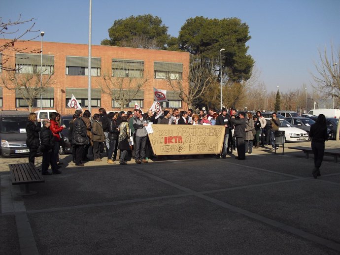 Trabajadores Del Irta Se Manifiestan En Lleida