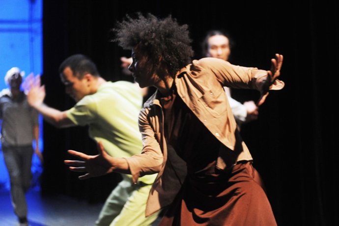 Koen Augustijnen/ Les Ballets C De La B En El Teatro Central