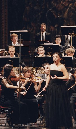 Eugenia Burgoyne Canta En El Palau Un Recital Dedicado A La Figura Gitana