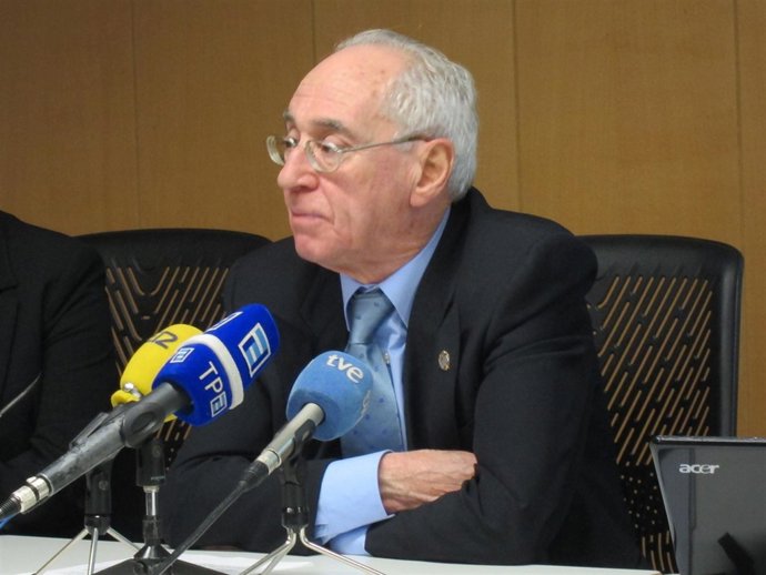 Emilio Marcos Vallaure En Rueda De Prensa