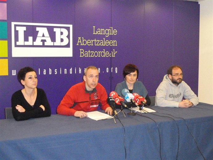 Representantes De LAB En La Sede De San Sebastián