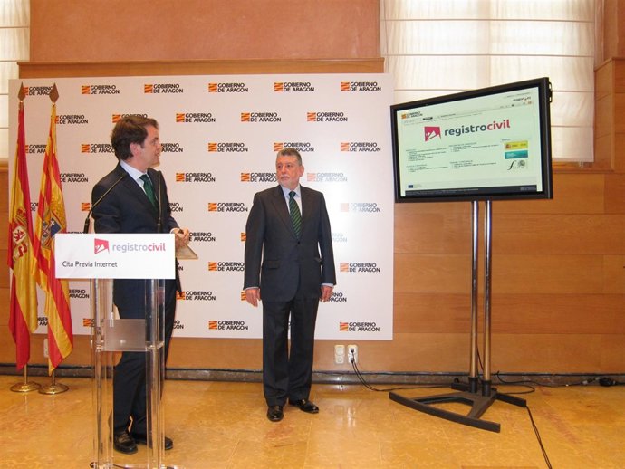 Bermúdez De Castro Y Zubiri Presentan Cita Previa Del Registro Civil De Zaragoza