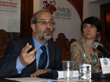 El Rector De Salamanca, Daniel Hernández Ruipérez.